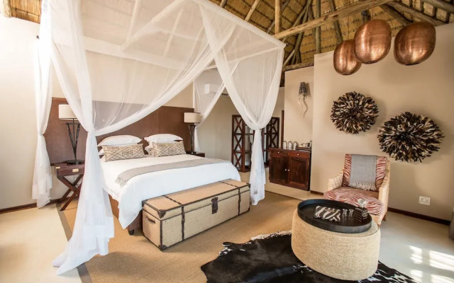 Umzolozolo Private Safari Lodge