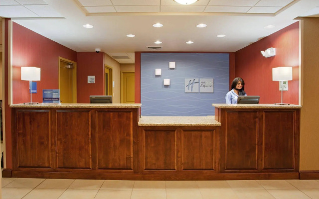 Holiday Inn Express & Suites Willows by IHG