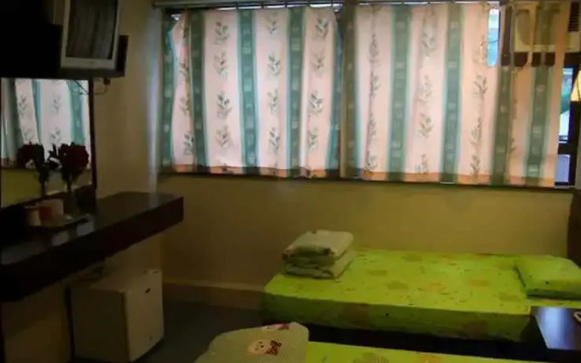 Oriental Pearl Hostel
