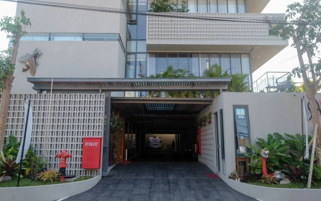 Sans Hotel RG Living Jogja by RedDoorz