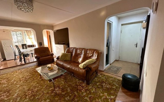 cozy 2-bedroom apartment in Gori