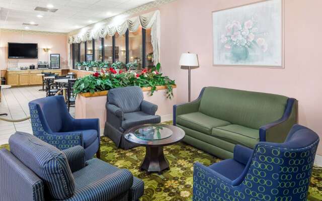 Days Inn by Wyndham Walterboro