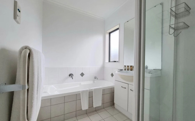 Beautiful 3BR House - WiFi - Car park