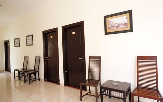 RedDoorz near Wisata Kota Lama Semarang