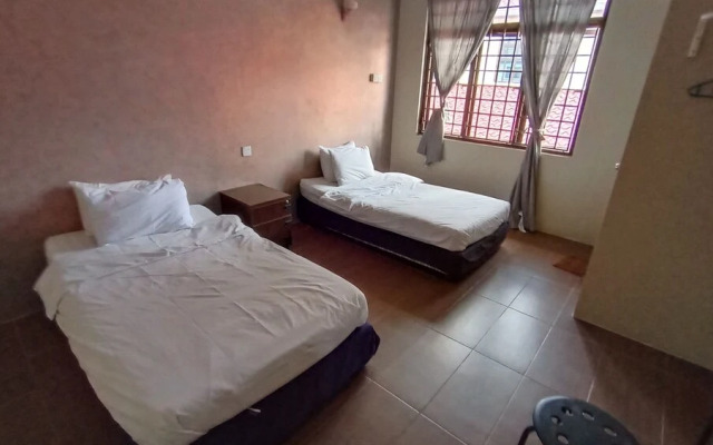 OYO 90019 Homestay Muar