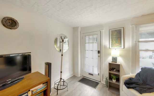 WFH Space & Yard! Walkable Lancaster Row Home