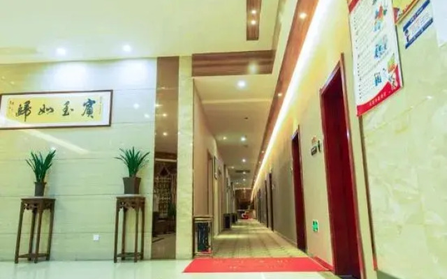 Fenghuang Huating Hostel