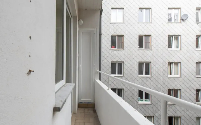 Apartment With Side sea View