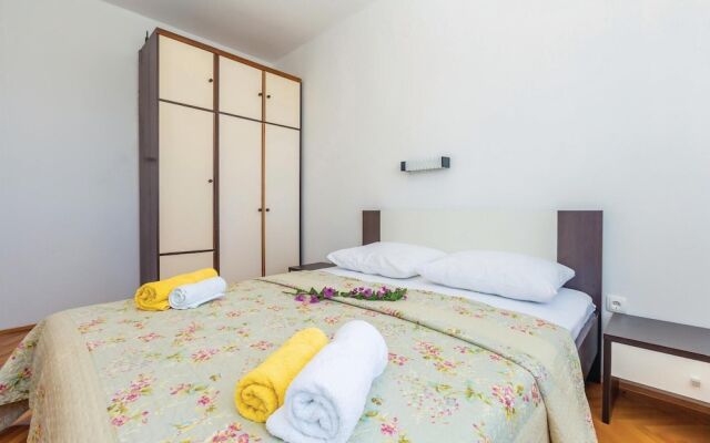 Nice Home in Palit With Wifi and 2 Bedrooms