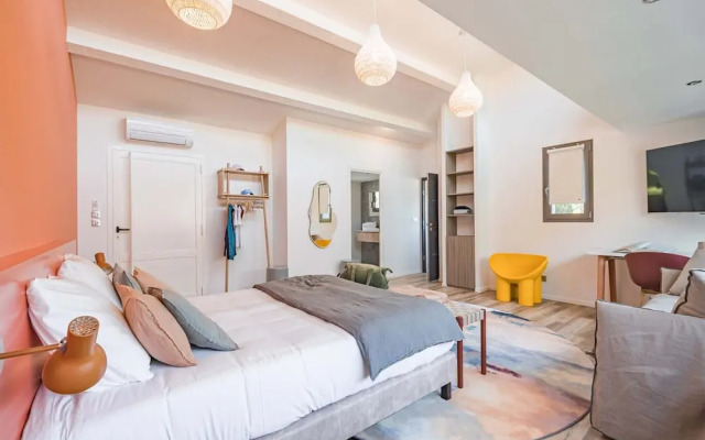 Villa 4 Bedrooms 8 PAX