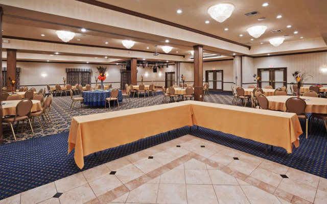 Holiday Inn Express & Suites Glenpool-Tulsa South by IHG