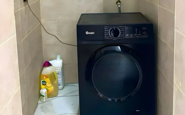 2BR Apartment With Pool and Wifi Near Airport