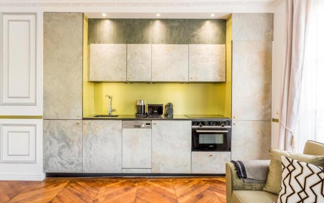 Luxury 2 Bedroom With Balcony - Louvre & Notre Dame