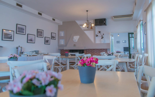 Ostria Hotel