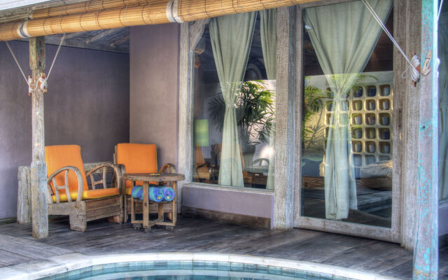 Villa West