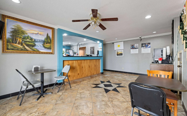 Days Inn by Wyndham Kenedy/Karnes City