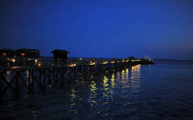 Pom Pom Island Resort