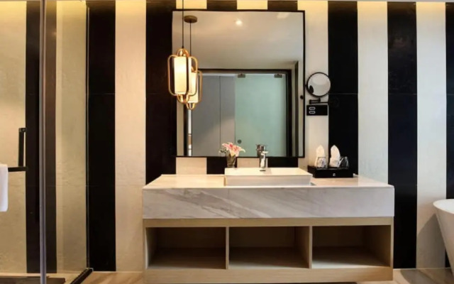 Guilin Manhattan Hotel Liangjiang Branch