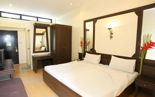Rajata Hotel