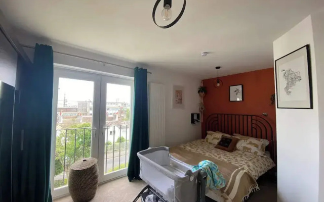 Spacious & Central 2BD House - Brighton