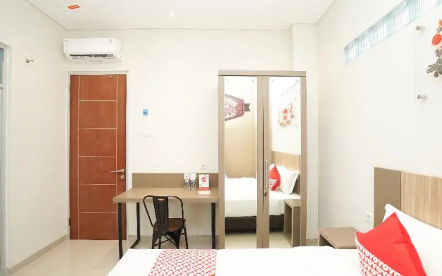 OYO 614 Graha 8 Syariah