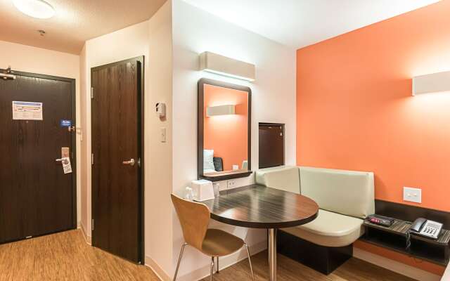 Motel 6 Moosomin, SK