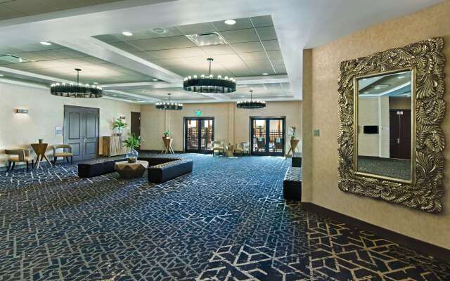 Oxford Suites Sonoma County