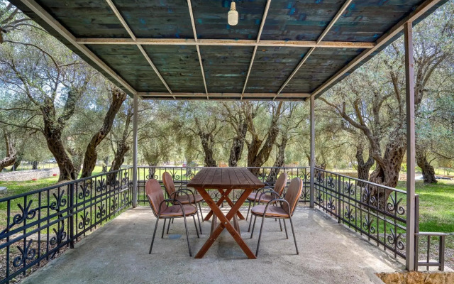 Stonehouse in Olives