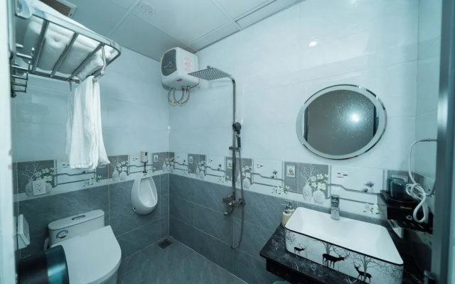 Green Homestay – Bathroom – Da Nang