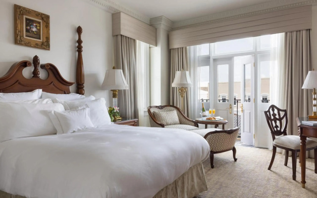 Market Pavilion Hotel