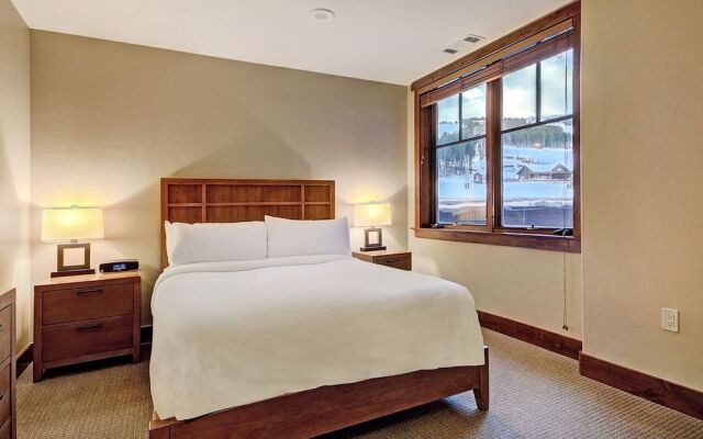 One Ski Hill Place S8309