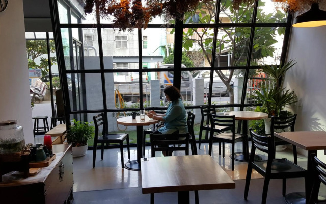 Windmill Fashion Hotel