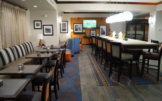 Hampton Inn Kenedy