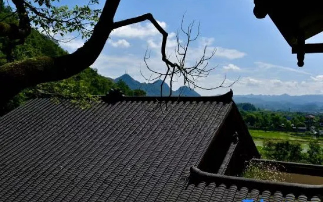 Xunmiri Qinin Villa