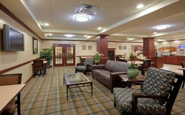 Holiday Inn Express Hotel & Suites Rochester, an IHG Hotel