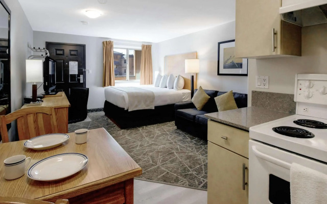 Coast Osoyoos Beach Hotel