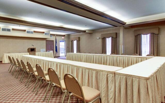 Clarion Suites