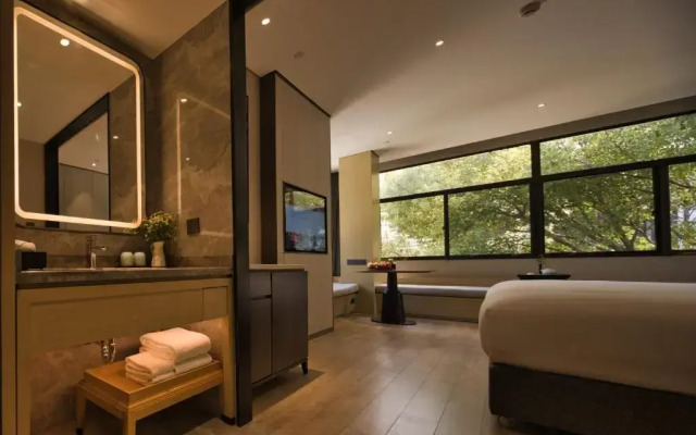 S&N Phoenix Comfort Villa