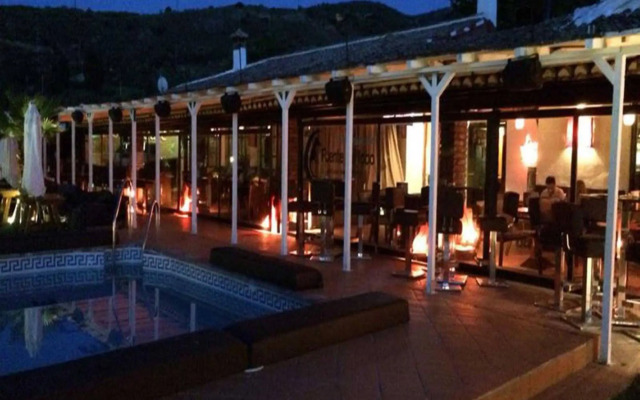 Fuente del Lobo Glamping  Bungalows - Adults Only