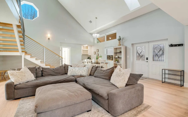 Sarasota Waterfront Pool Home With Dock