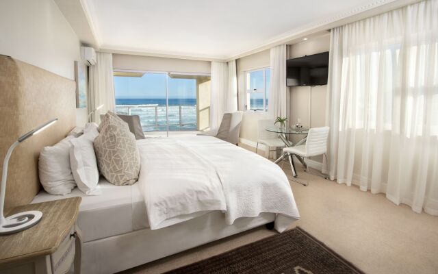 Hermanus Beachfront Lodge