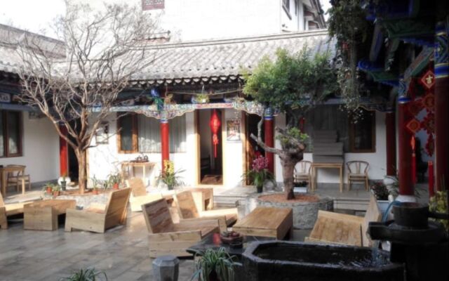 Chuxiong Courtyard China Theme Hostel