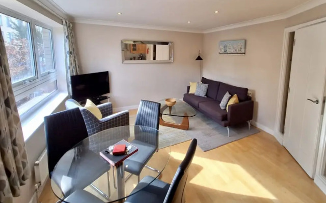 Your Space Apartments - Market Rise