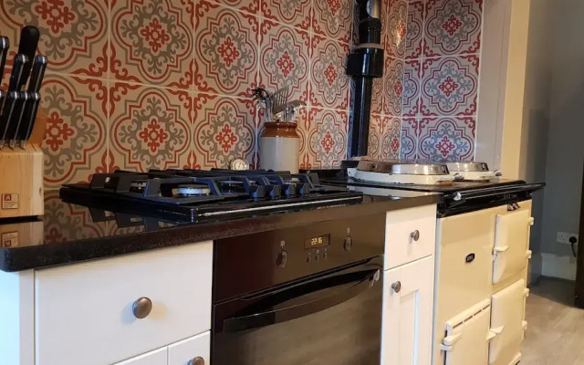 Authentic Central 3-Bedroom Apartment