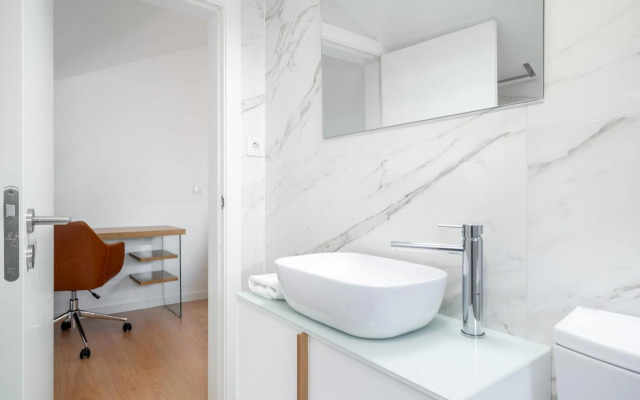 WHome Riverside View Premium Apartment w/ AC & Terrace