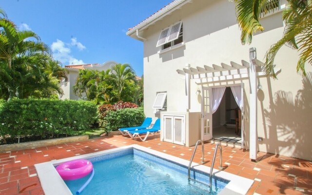 Large Townhouse with Plunge Pool, 3 mins from Beach - Turtle View 2 by BSL Rentals