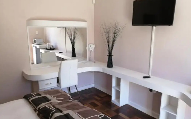 Thatchers Guest Rooms