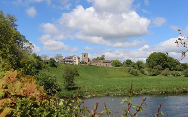 Quakerfield Lodge