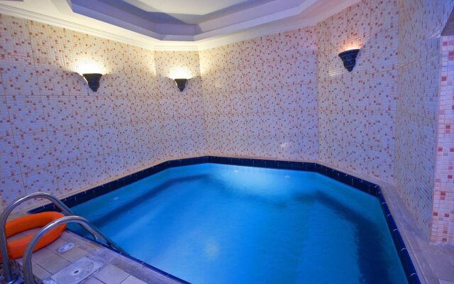 Royal In Villas