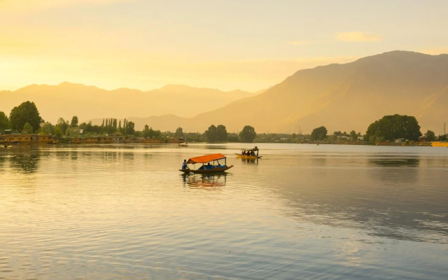 The Lalit Grand Palace Srinagar